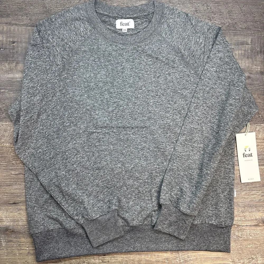 Feat Unisex Medium FlowTech Roam Crewneck Heather Gray 4 Way‎ Stretch NEW